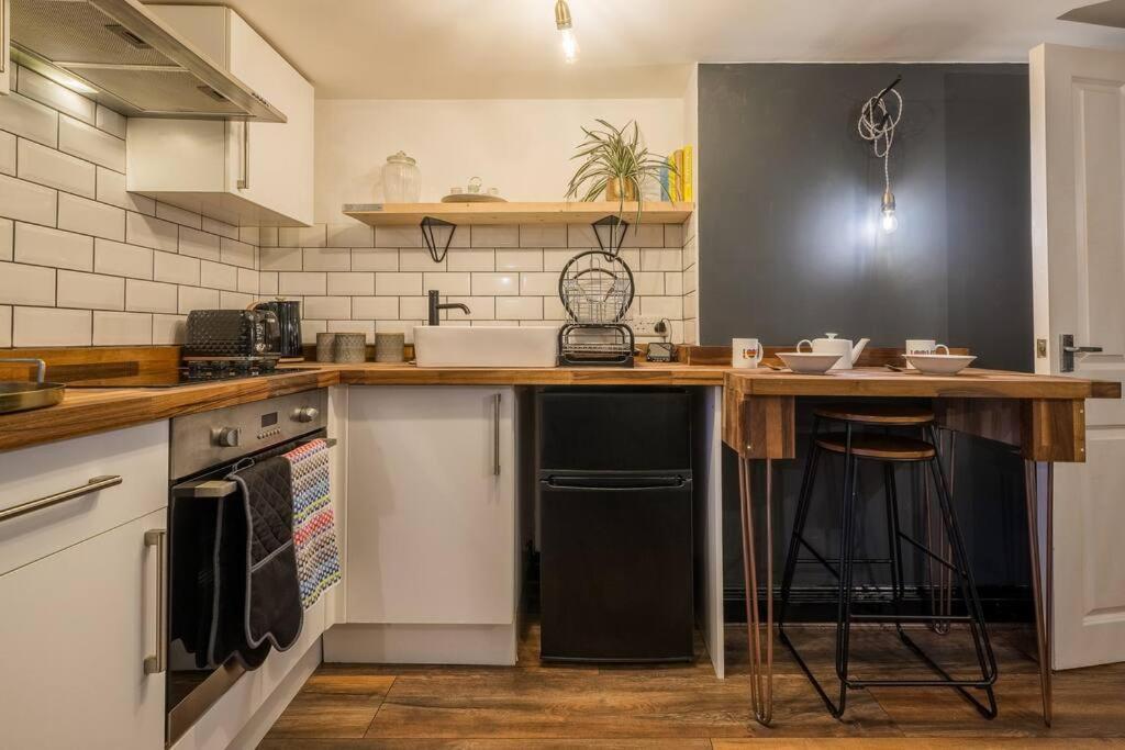 Modern 1-Bed Central Apartment With Outside Space Hove Exterior foto
